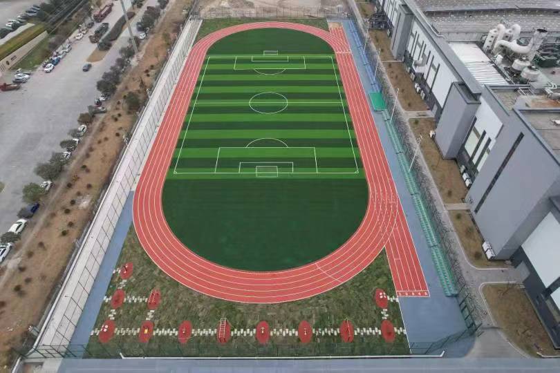 日善廠區(qū)300米跑道、足球場效果圖